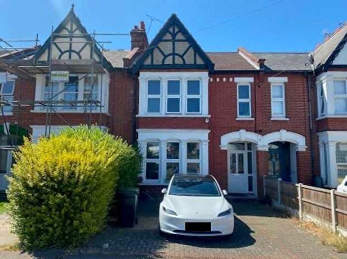 1 Bedroom Apartment To Rent In Westcliff On Sea, SS0