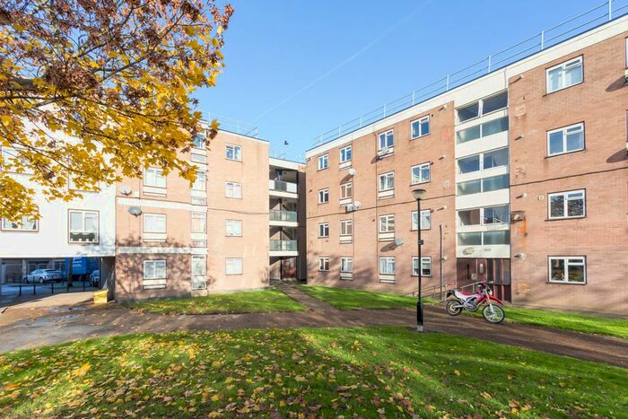 1 Bedroom Flat To Rent In Avelon Road, Rainham, RM13