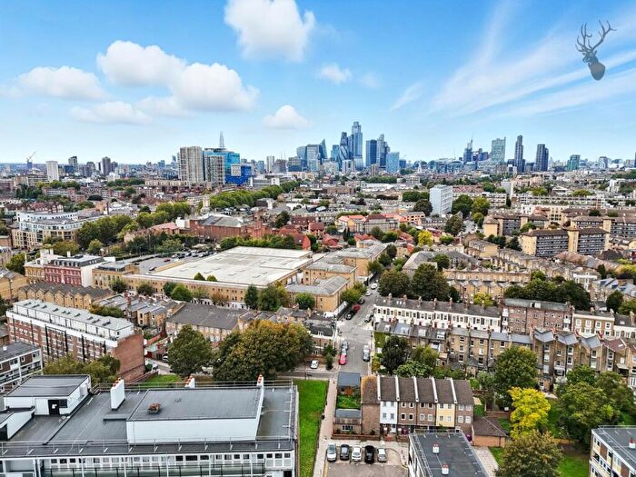 2 Bedroom Apartment For Sale In Globe Road, Stepney Green, E1