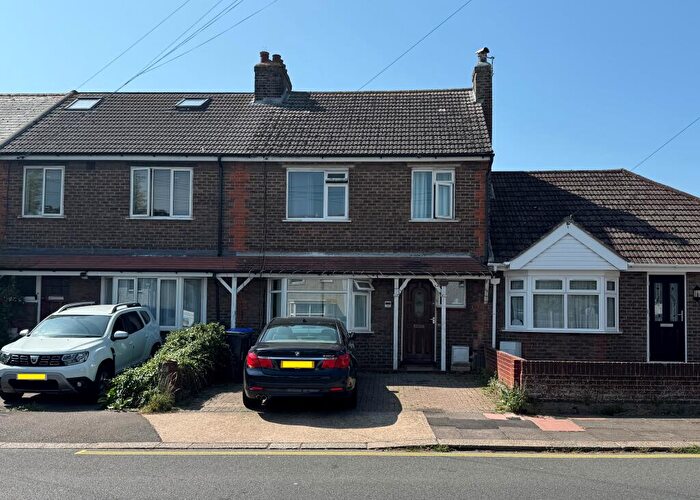 3 Bedroom Terraced House To Rent In Queen Street, Worthing, BN14
