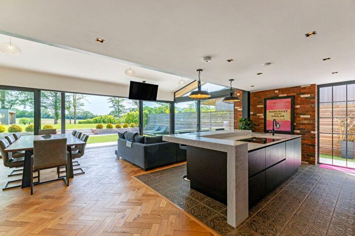 5 Bedroom Detached House For Sale In Deerlands Lane, Dunsfold, GU8
