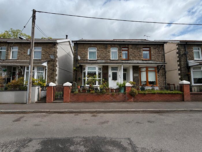 3 Bedroom Semi-Detached House For Sale In Fife Street, Abercynon, CF45