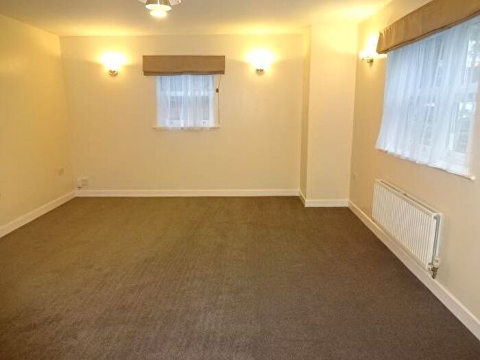 2 Bedroom Apartment To Rent In A Tetuan Road, LE3
