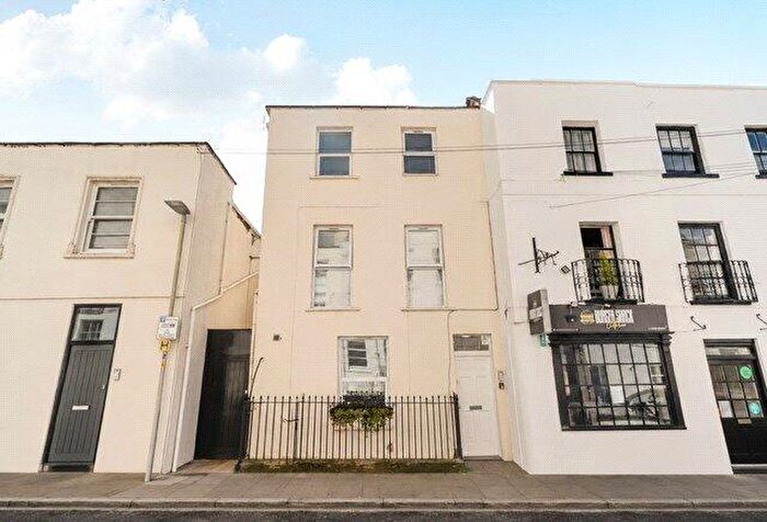 1 Bedroom Apartment For Sale In Grosvenor Street, Cheltenham, Gloucestershire, GL52