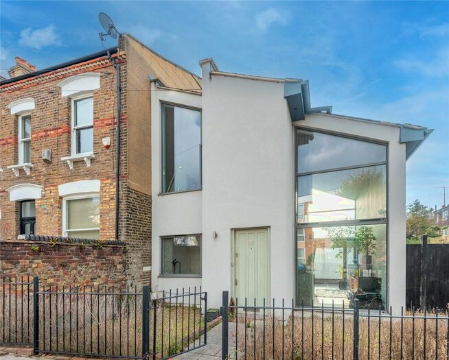 1 Bedroom Semi-Detached House To Rent In Stanford Road, London, N11