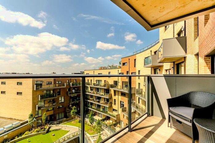 1 Bedroom Flat To Rent In Maltby Street, Bermondsey, London, SE1