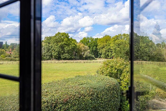 4 Bedroom Detached House For Sale In Warbrook Lane, Eversley, RG27