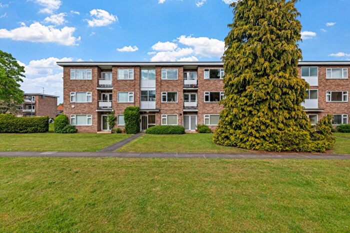 2 Bedroom Apartment For Sale In St. Johns Court, Warwick, CV34