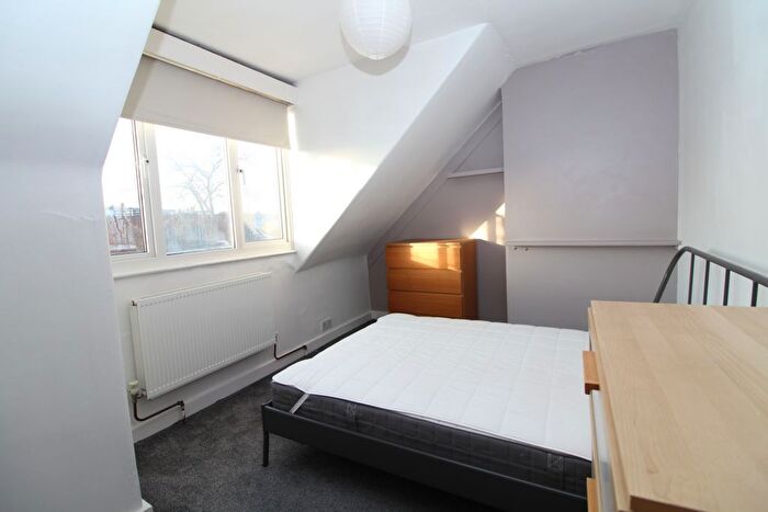 1 Bedroom Flat To Rent In West Heath Drive, Golders Green, NW11