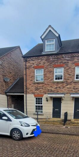 3 Bedroom Flat To Rent In St. Helena Drive, Spalding, PE11