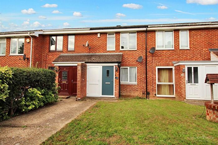 2 Bedroom Terraced House For Sale In Sharnwood Drive, Calcot, Reading, RG31