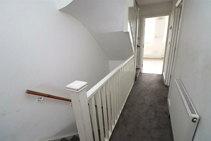 2 Bedroom Flat To Rent In Byron Road, Wealdstone, Harrow, HA3