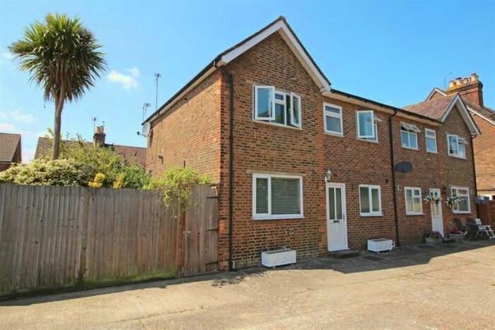 1 Bedroom Maisonette To Rent In Victory Road, Horsham, RH12