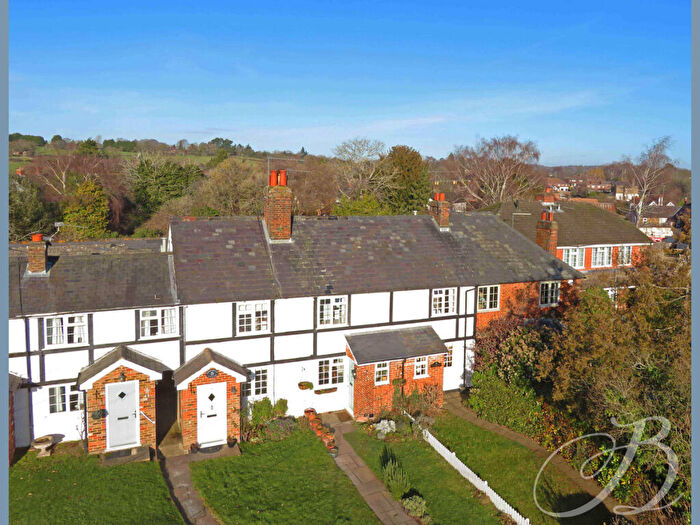 2 Bedroom Cottage For Sale In High Road, Cookham, SL6