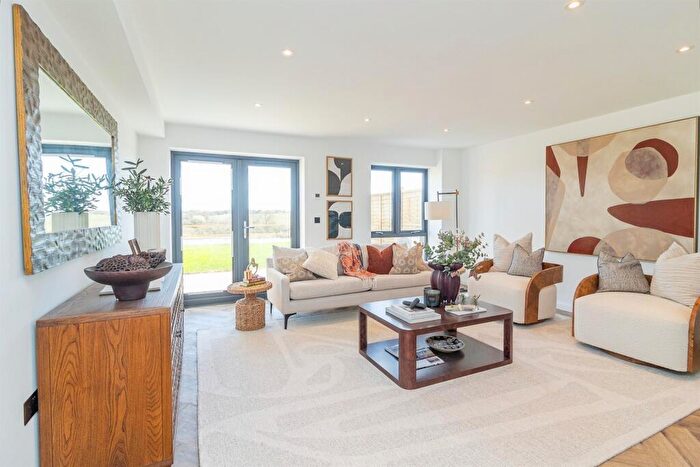 3 Bedroom Barn Conversion For Sale In Aylesbury Road, Rowsham, Aylesbury, HP22