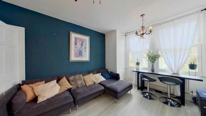 2 Bedroom Flat To Rent In Humber Road, London, SE3