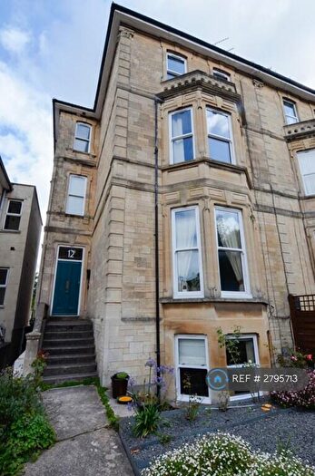 2 Bedroom Flat To Rent In Cotham Gardens, Bristol, BS6