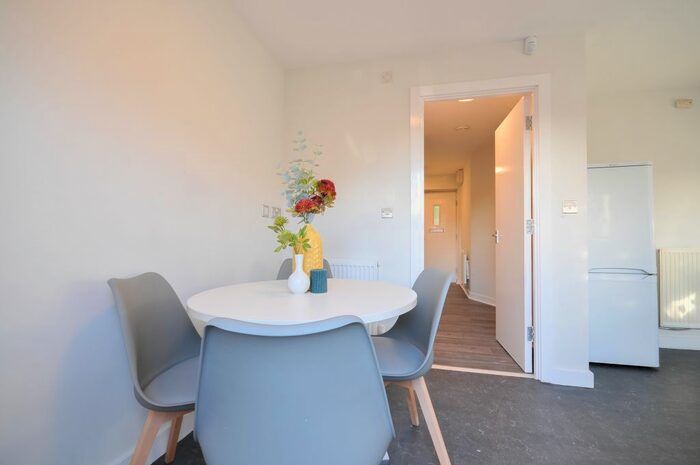 4 Bedroom Town House To Rent In Bedroom Townhouse – Royce Road, Hulme, M15