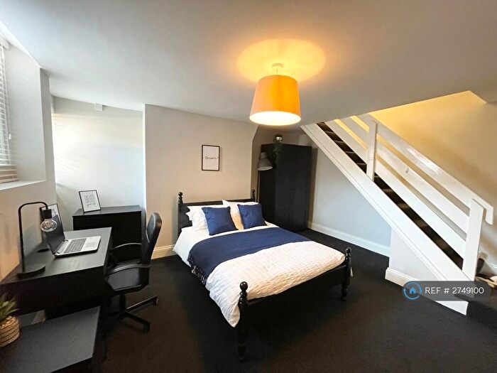 6 Bedroom Terraced House To Rent In Oxnam Crescent, Newcastle Upon Tyne, NE2