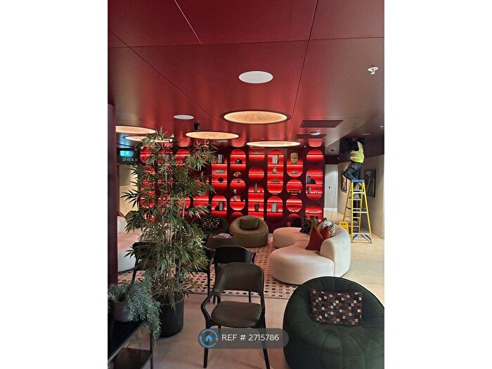 2 Bedroom Flat To Rent In A Block, Manchester, M3