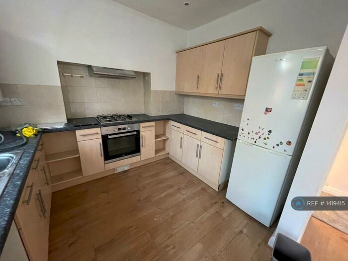 3 Bedroom Semi-Detached House To Rent In Ivanhoe Drive, Harrow, HA3