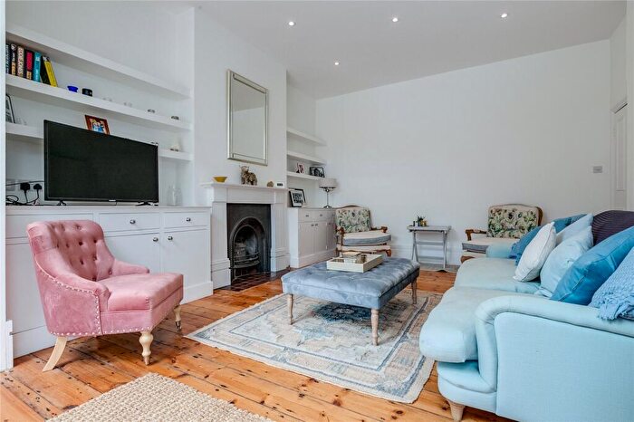 2 Bedroom Apartment To Rent In Broomwood Road, SW11