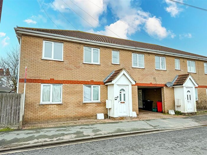 2 Bedroom Flat For Sale In Oxford Road, Clacton-On-Sea, Essex, CO15