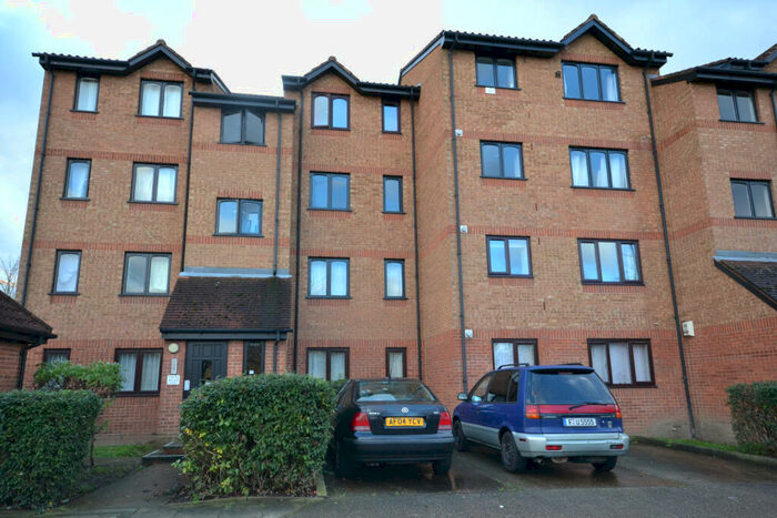 1 Bedroom Flat To Rent In Glenville Grove, London, SE8