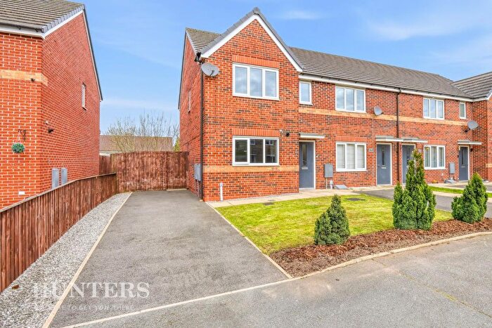 3 Bedroom Town House For Sale In Rowan Tree Road, Oldham, OL8