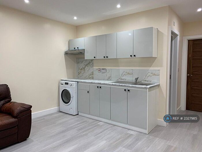 1 Bedroom Flat To Rent In Roman Way, Bourne End, SL8