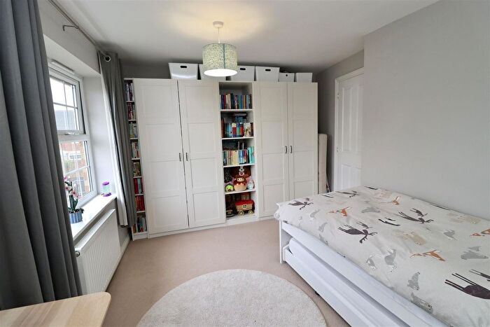 3 Bedroom End Of Terrace House For Sale In Beech Close, Market Weighton, York, YO43