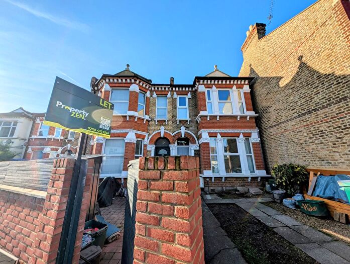 2 Bedroom Flat To Rent In Durnsford Road, London, SW19