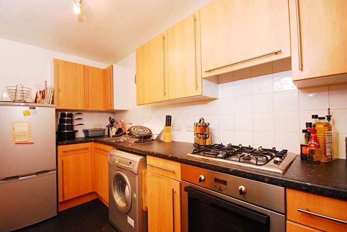 2 Bedroom Flat To Rent In Colegrove Road, Peckham, London, SE15