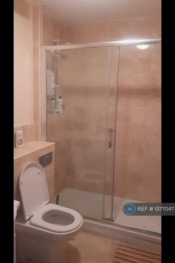 2 Bedroom Flat To Rent In Blackburn Street, Salford, M3