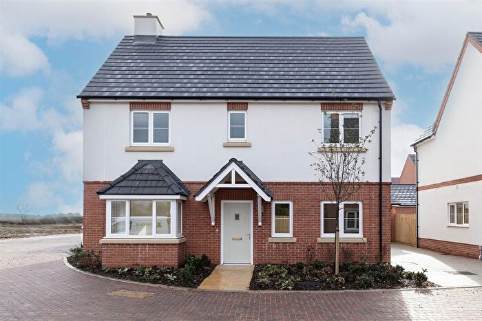 4 Bedroom Detached House For Sale In Holley Drive, Thurleigh, MK44