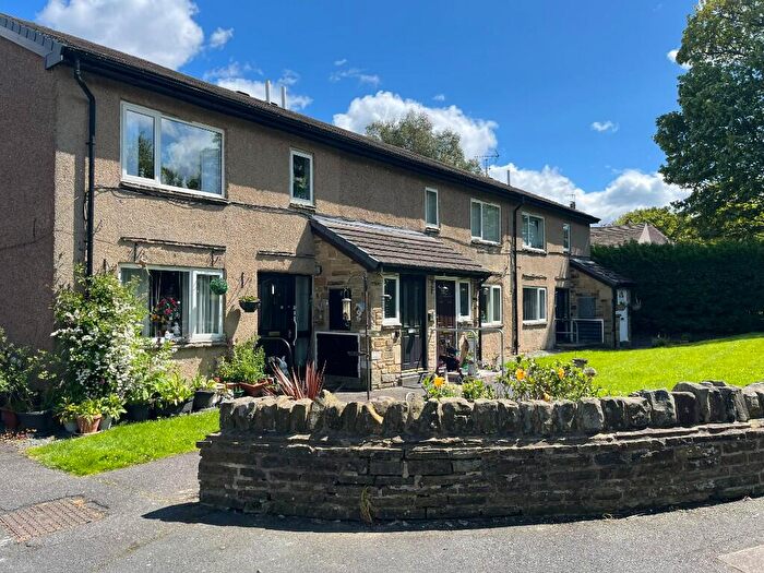 1 Bedroom Flat To Rent In Gregory Court, Bradford, West Yorkshire, BD14