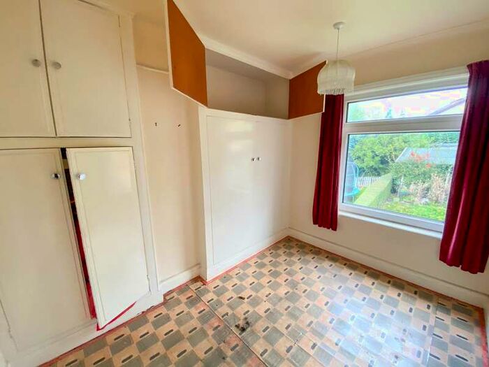 2 Bedroom End Of Terrace House For Sale In Sunnymead, Waterloo, Huddersfield, HD5