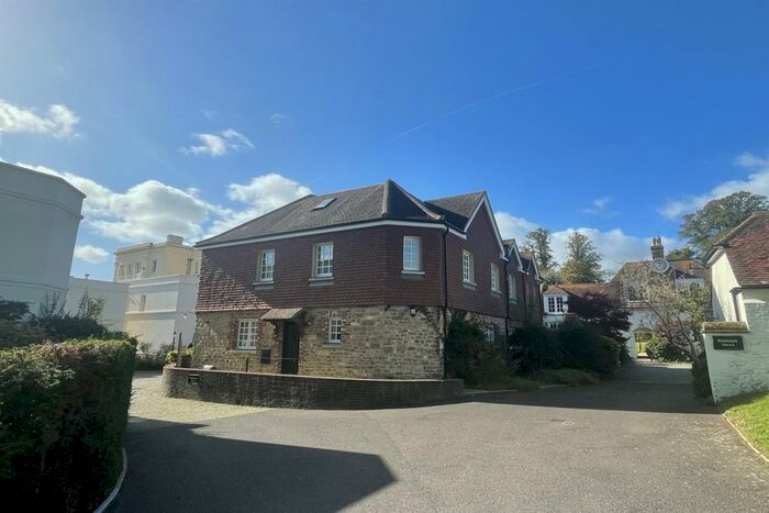 4 Bedroom Semi-Detached House To Rent In Boderton Mews, Burton Park, Petworth, GU28