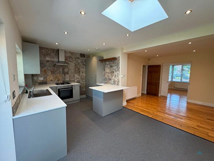 4 Bedroom End Of Terrace House To Rent In Southbury Avenue, Enfield, EN1