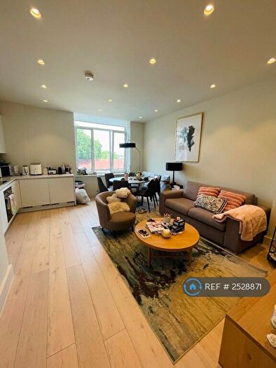 2 Bedroom Flat To Rent In Tower View House, London, E2