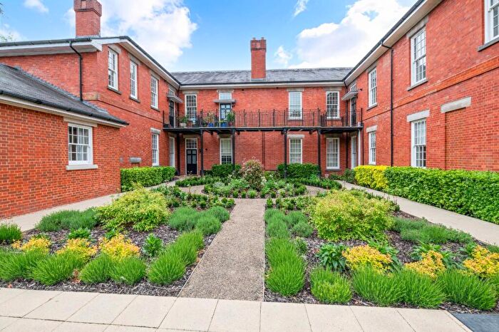 2 Bedroom Flat For Sale In Sherwood Way, Epsom, KT19