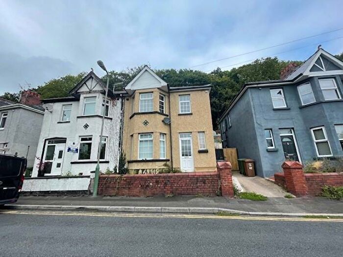 3 Bedroom Semi-Detached House To Rent In Herbert Avenue, Risca, Newport, NP11