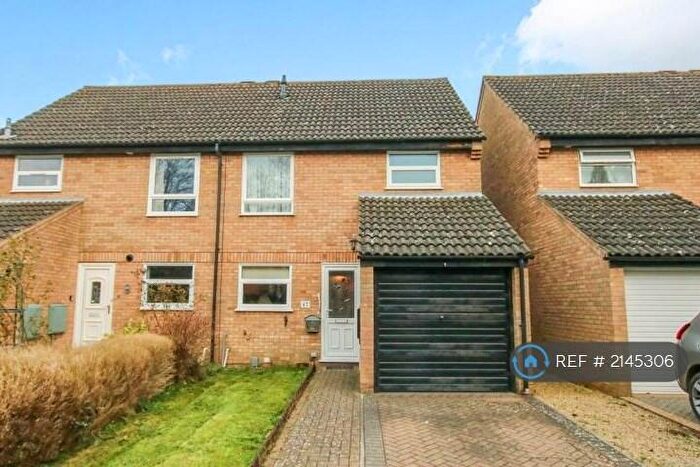 3 Bedroom Semi-Detached House To Rent In Braithwait Close, Norwich, NR5