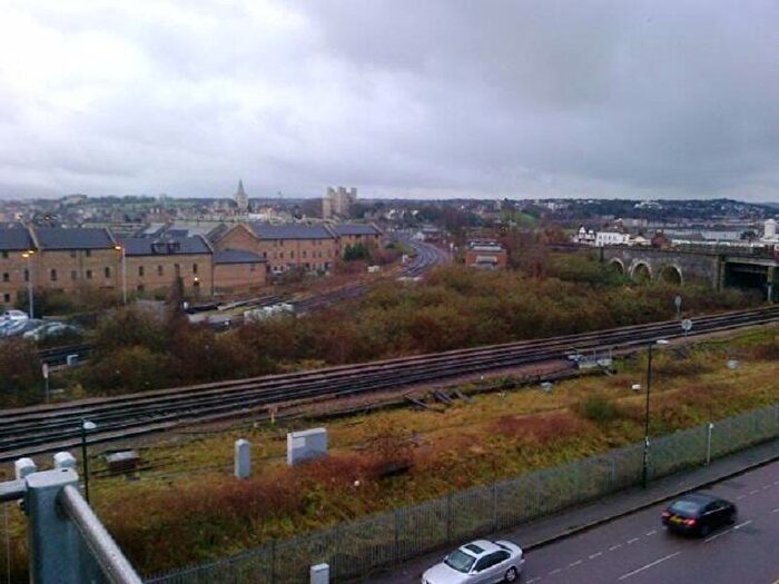 1 Bedroom Flat To Rent In Station Road, Strood, ME2
