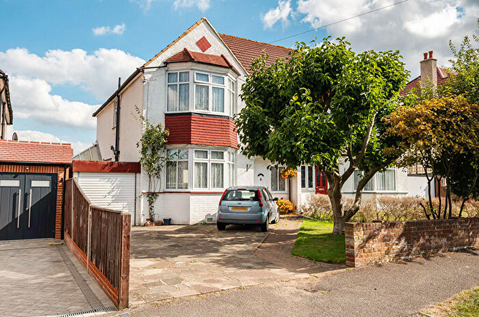 4 Bedroom Semi Detached House For Sale In Meadow Road, Sutton, SM1