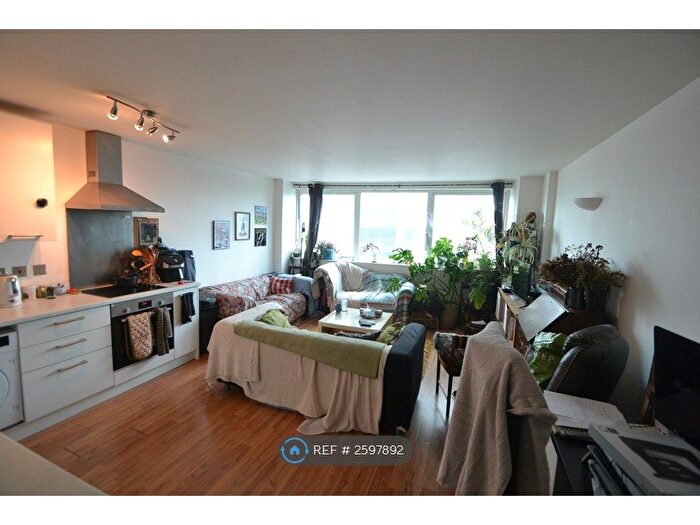 1 Bedroom Flat To Rent In Marco Island, Nottingham, NG1