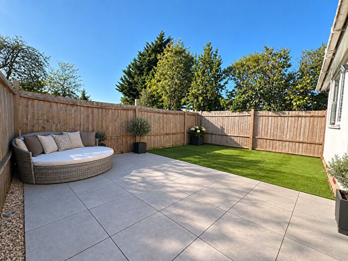 2 Bedroom Flat To Rent In Hampton Lane, Southampton, SO45