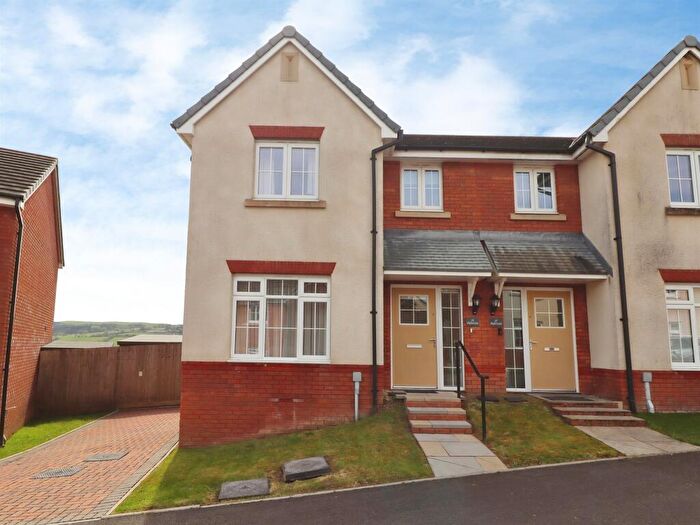 3 Bedroom Semi-Detached House For Sale In Highfields, Tonyrefail, Porth, CF39