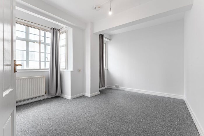 Studio To Rent In Orsett Terrace, Bayswater, London, W2