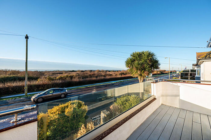 4 Bedroom Semi Detached House For Sale In Portsmouth Road, Lee-on-the-Solent, PO13